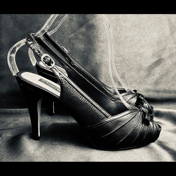 New Women’s WHITE HOUSE BLACK MARKET Platform Heels, Size 7 - Picture 2 of 7